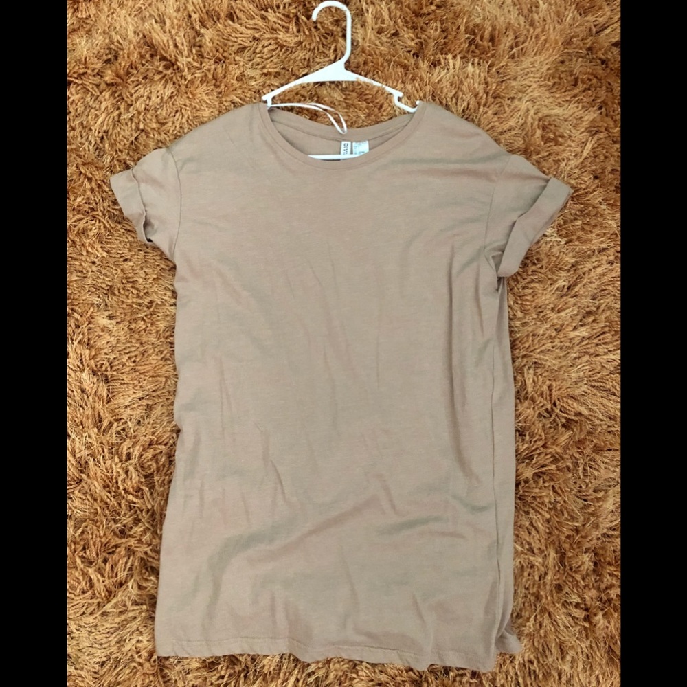 🌸h&m long tee shirt 🌟